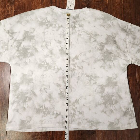 Mickey Mouse Sweatshirt Size M Womens Cropped Disneyland Pullover Medium - Picture 8 of 8